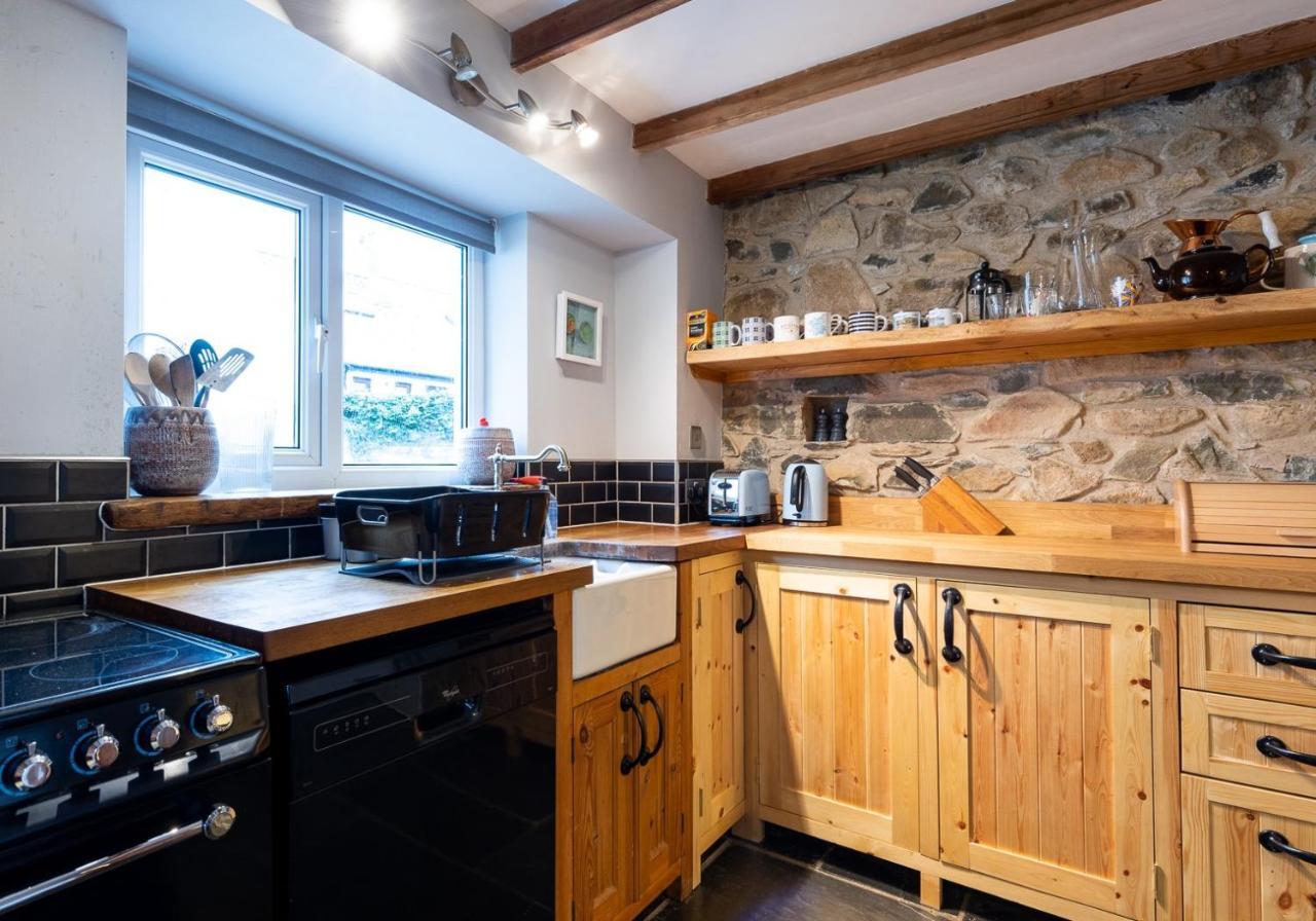 Bwthyn Capten - A Charming Cottage For Up To 6 纽波特 外观 照片