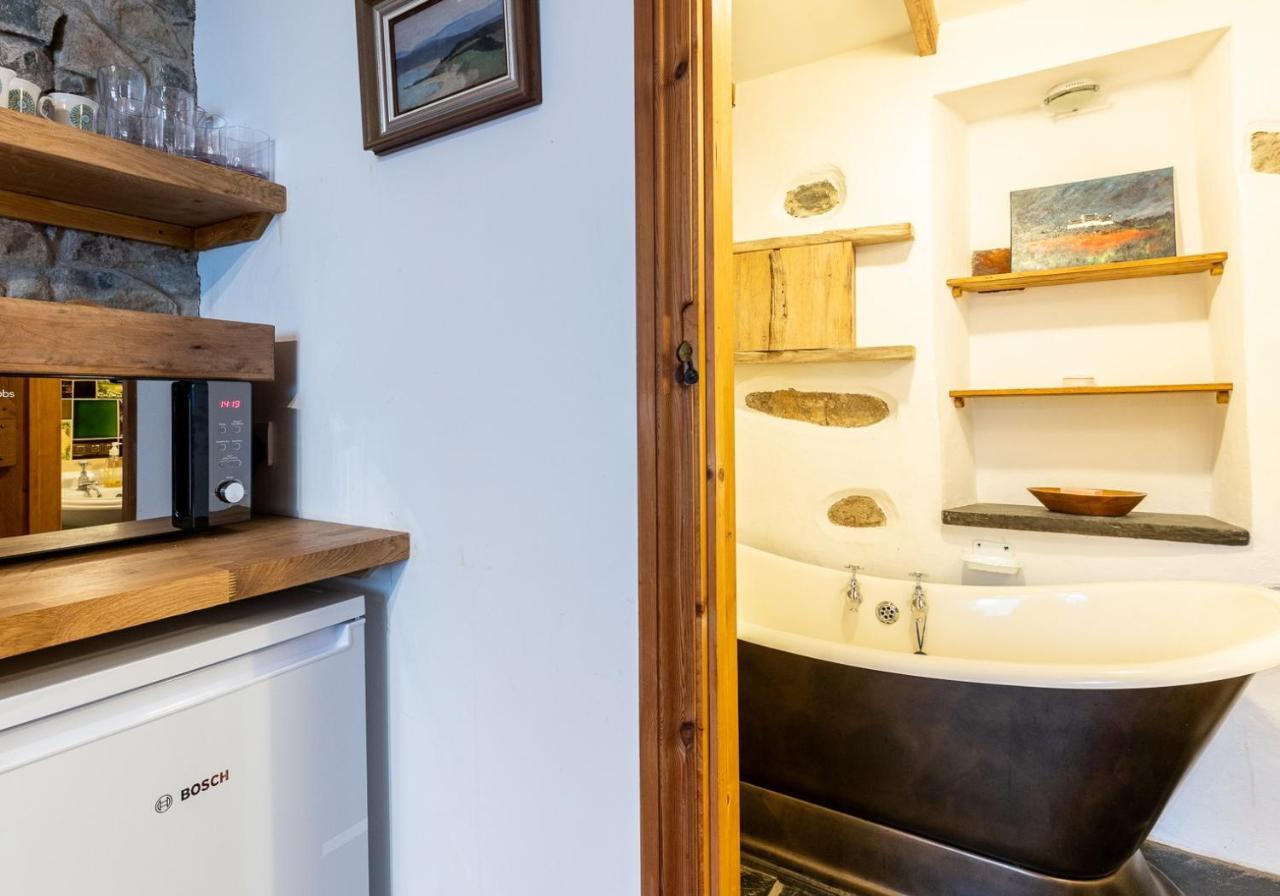 Bwthyn Capten - A Charming Cottage For Up To 6 纽波特 外观 照片