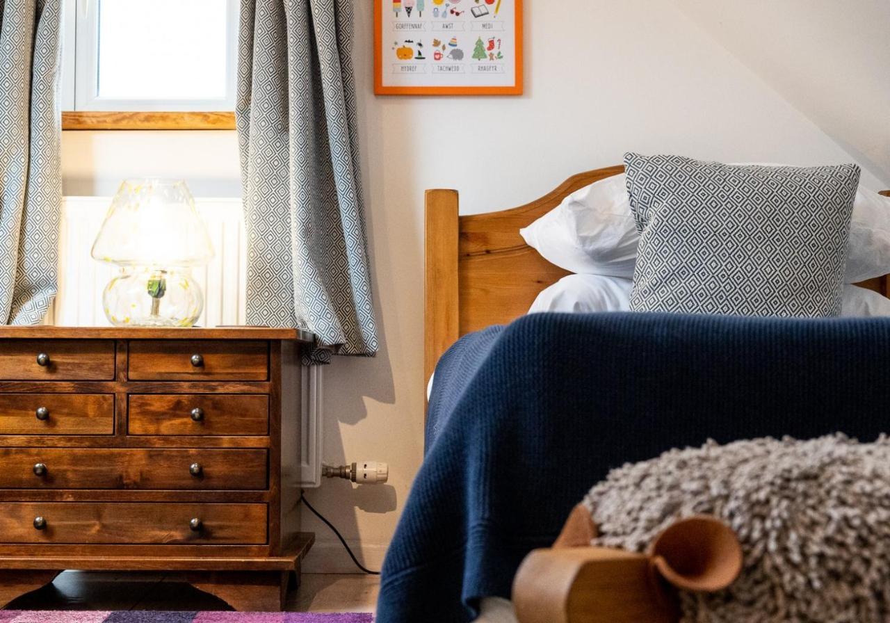 Bwthyn Capten - A Charming Cottage For Up To 6 纽波特 外观 照片
